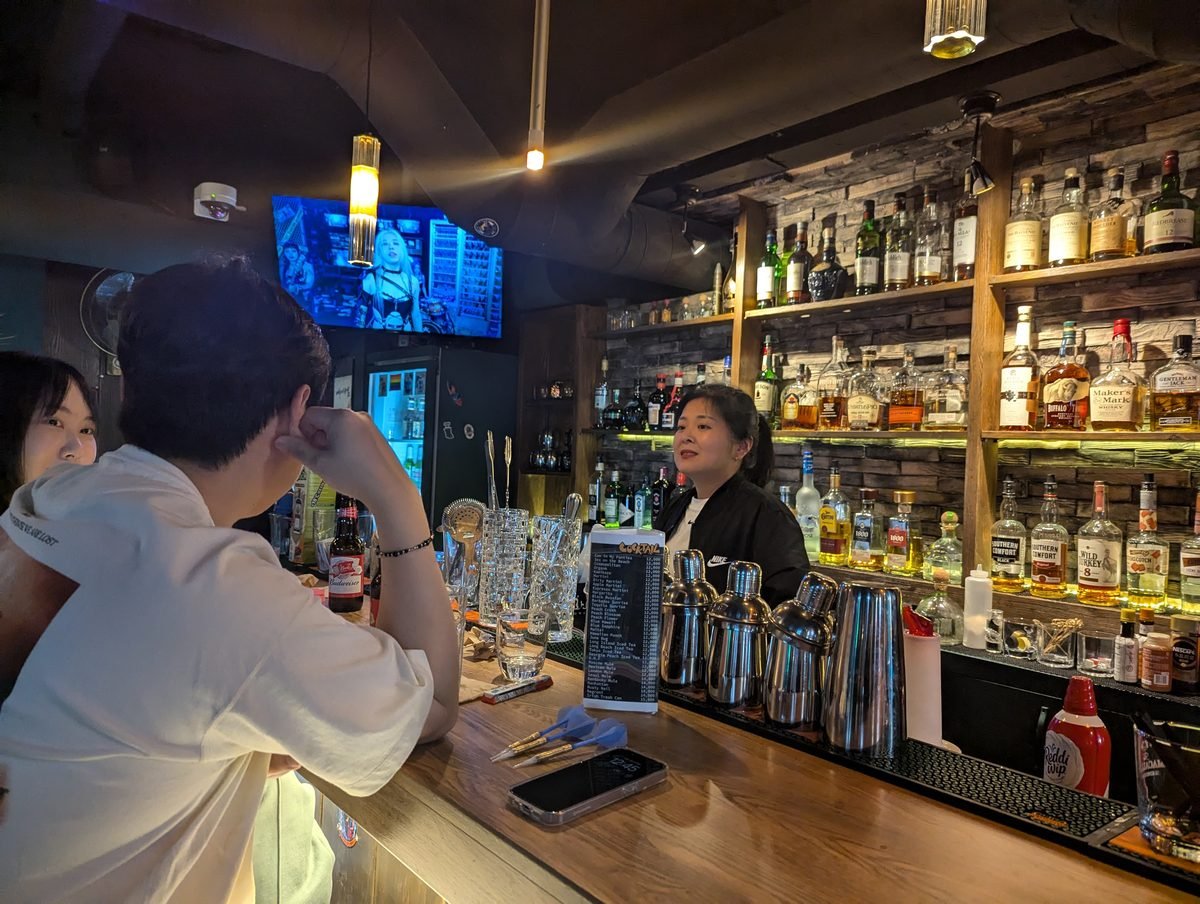 Inside ATM Pub